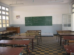 ORAN MAI 2006 G219 LES CASTORS COLLEGE CLAUDE BERNARD UNE CLASSE